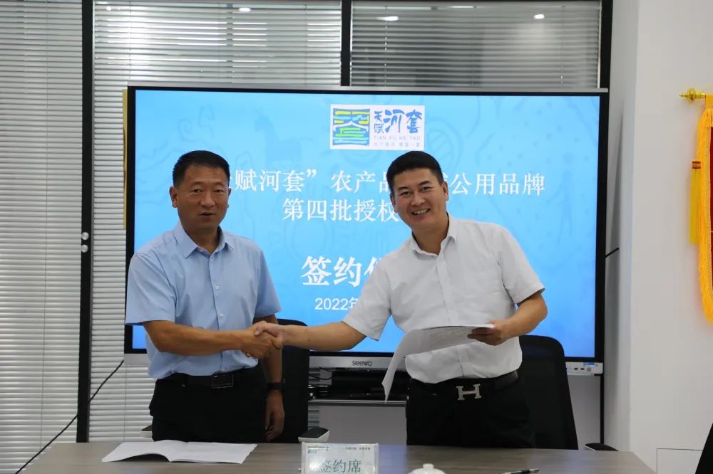 1662710763403081568.jpg 23.jpg