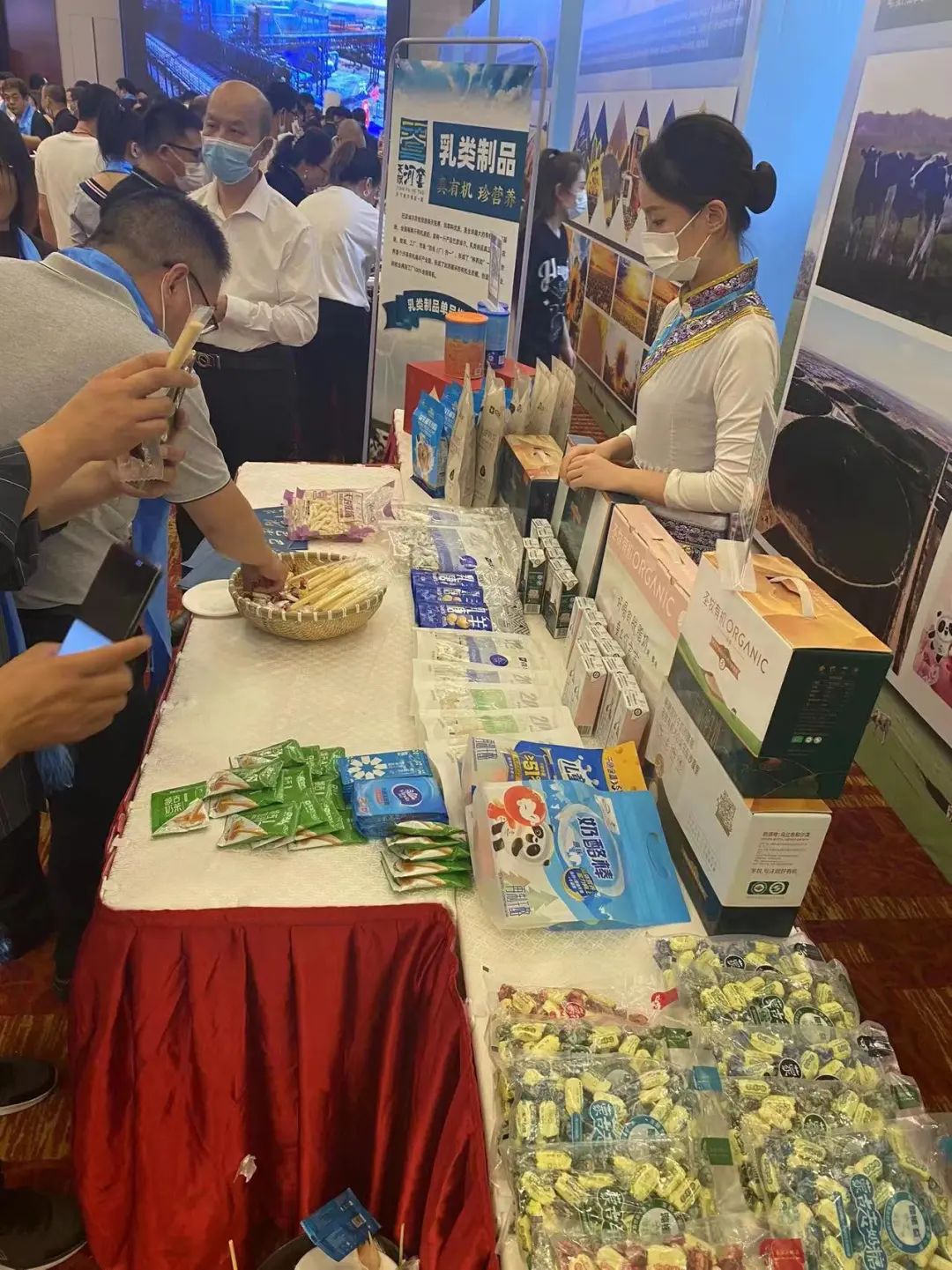 1664190342802076811.jpg 22.jpg